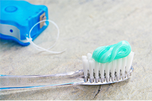 Brug tandbørste og tandtråd til dagligt 
